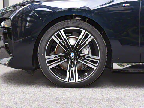 2023�� 740Li ������ M�˶���װ