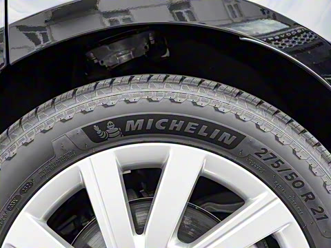 2025�� 3.0 L6 400PS ʢ���ӳ���