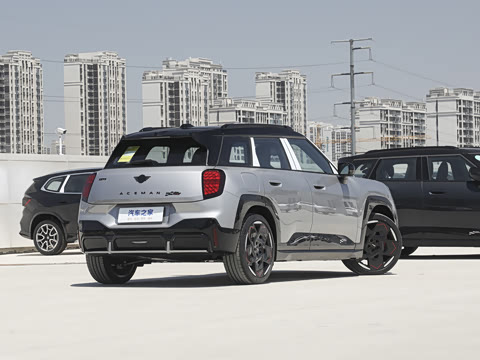 2025�� JOHN COOPER WORKS