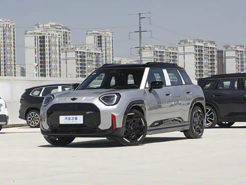 2025�� JOHN COOPER WORKS