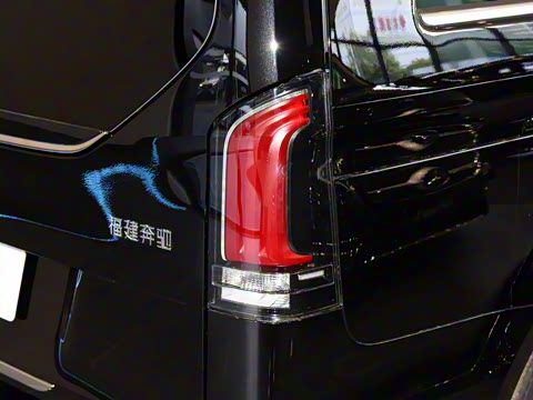 2024�� V 300 L ����������