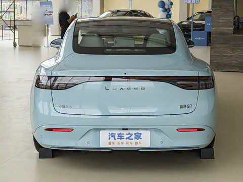 2025�� 705km Max