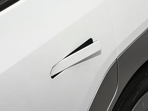 2023�� Plus 610 ������