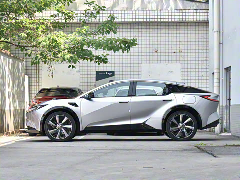 2025�� 550 PRO���а�