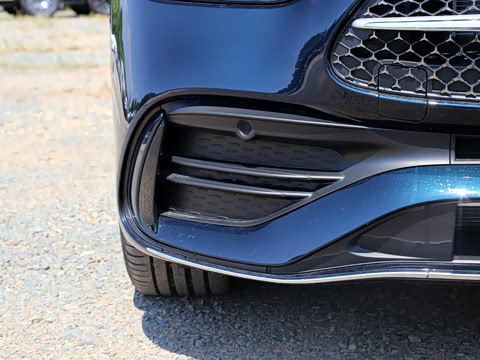 2025�� C 260 L 4MATIC �˶���