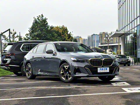 2024�� 525Li M�˶���װ