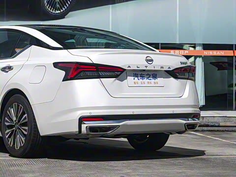 2022�� 2.0L XL-Upr ������