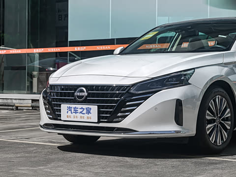 2022�� 2.0L XL-Upr ������