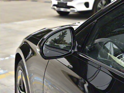 2025�� �Ŀ� E 300 ʱ�����˶���