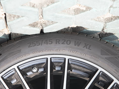 2025�� GLC 300 L 4MATIC ������ 7��