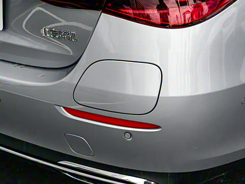 2024�� E 350 e L ���ʽ��϶����γ�