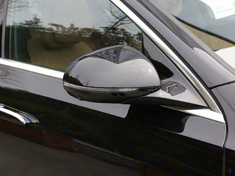 2025�� �Ŀ� E 300 L �����˶���