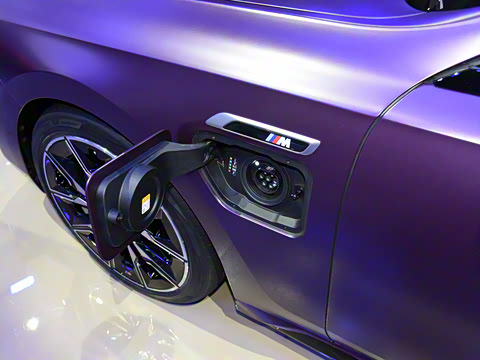 2023�� M760Le xDrive