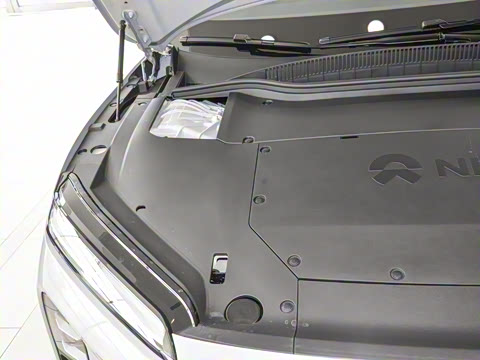 2025�� 75kWh Touring