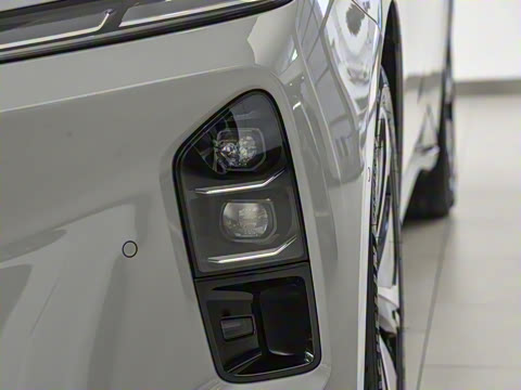 2025�� 75kWh Touring