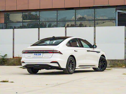 2025�� 2.0T ���л춯��