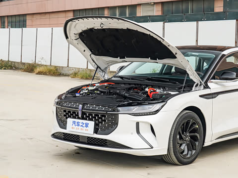 2025�� 2.0T ���л춯��