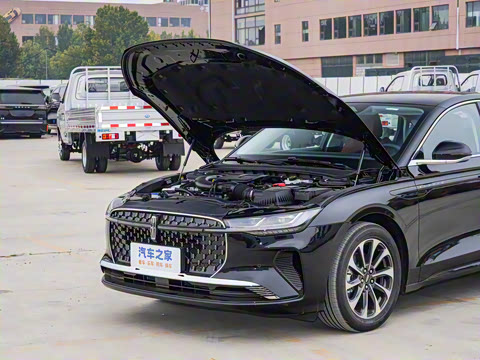 2025�� 2.0T ���а�