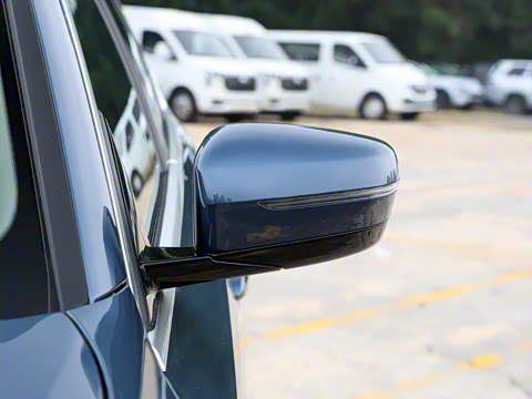 2025�� 325Li M�˶���װ