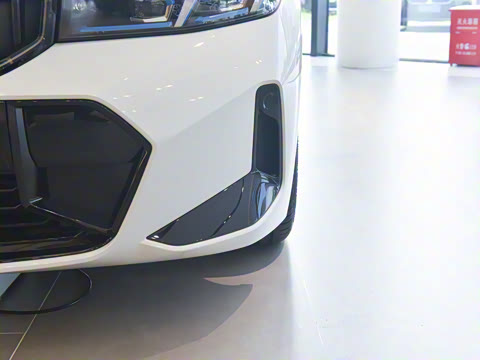 2025�� 330Li ������ M�˶���ҹ��װ