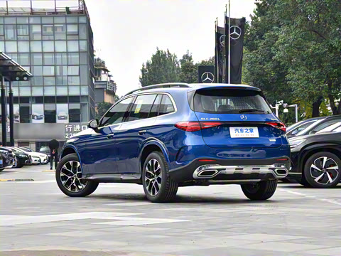 2024��  �Ŀ� GLC 260 L 4MATIC ������ 5��