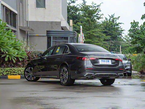 2024�� �Ŀ� E 300 L ʱ���˶���