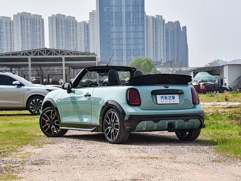 2025�� JOHN COOPER WORKS CABRIO