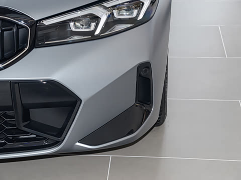 2025�� 330Li 50����������