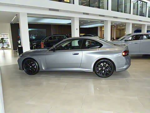 2025�� 225i M�˶���ҹ��װ