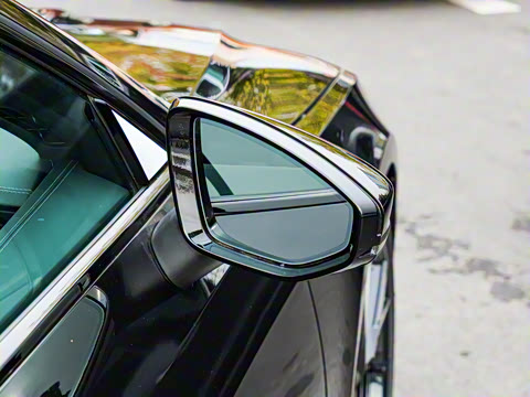 2025�� 55 TFSI quattro ������