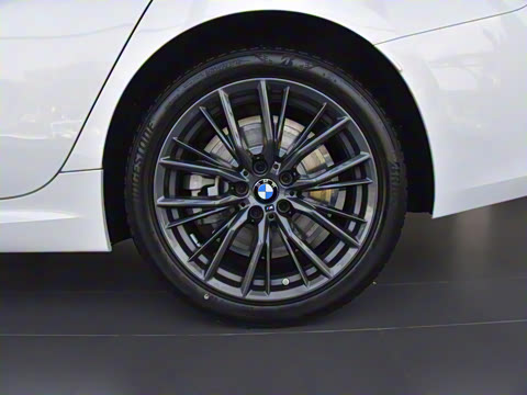 2024�� 330i M�˶���ҹ��װ