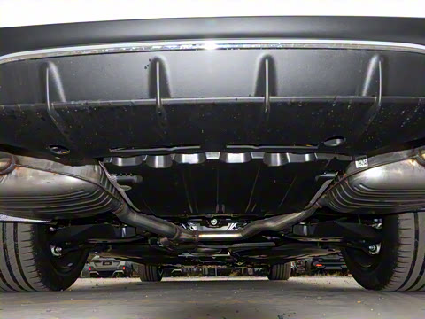 2025�� E 300 L ʱ���˶���