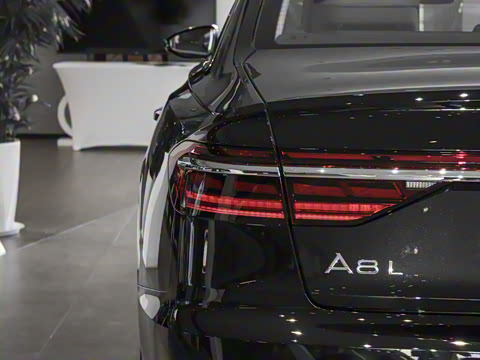 2024�� A8L 45 TFSI quattro ������