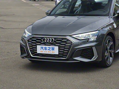 2024�� A3L Limousine 35 TFSI �����˶���