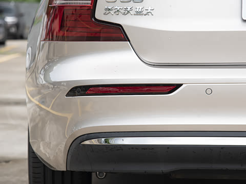 2025�� B4 ���ݺ�����