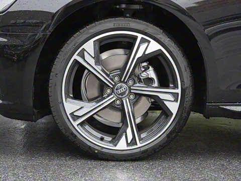 2025�� 200���������� 40 TFSI ���������� B&O ��ҹ��