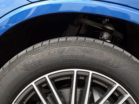 2025�� GLC 300 L 4MATIC ������ 7��