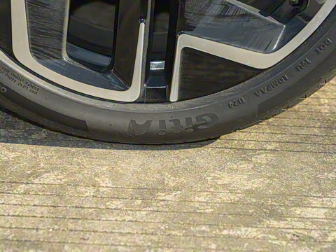 2025�� 300TSI R-Line