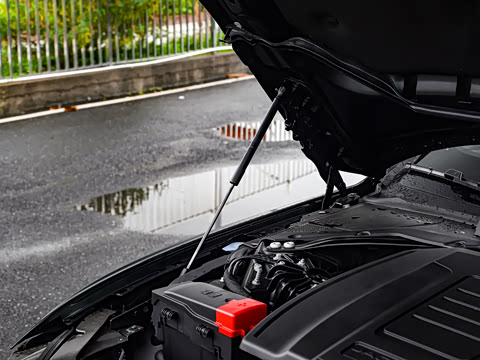 2025�� 2.0T 250PS R-DYNAMIC 90�����ذ�