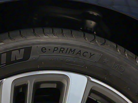 2025�� �Ŀ� E 300 L ʱ����