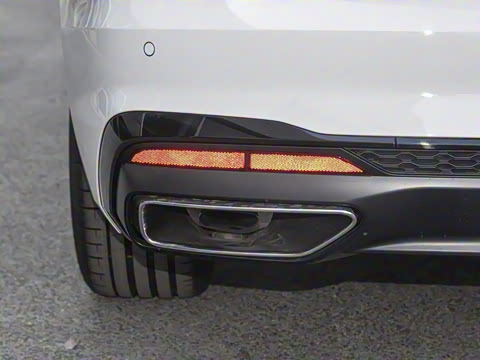 2025�� 200���������� 40 TFSI ����������