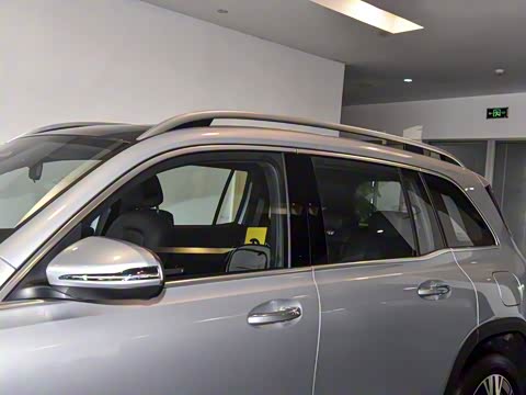 2025�� GLB 220 ������