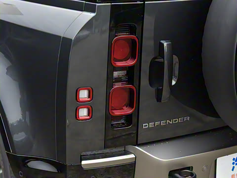 2025�� 110 3.0T P400 X-Dynamic HSE