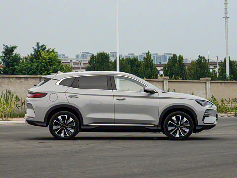 2025�� EV 520km �����