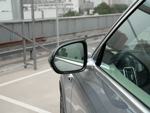 2025�� Ultra ���ܻ��°�