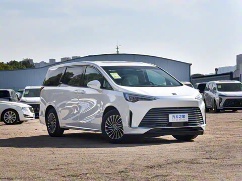 2025�� 2.0T ����������