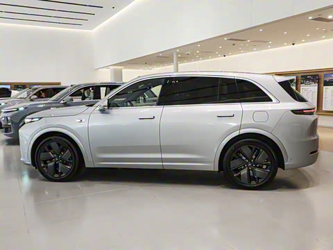 2025�� Ultra ���ܻ��°�