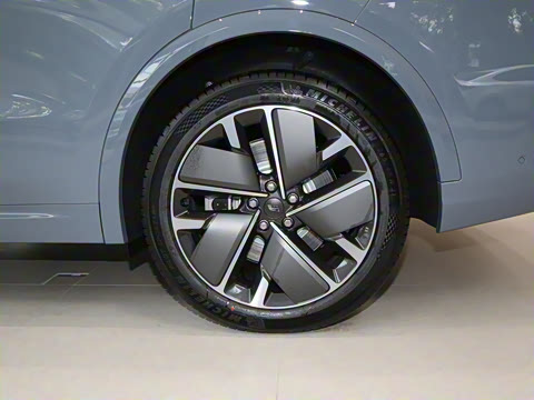 2025�� Ultra ���ܻ��°�