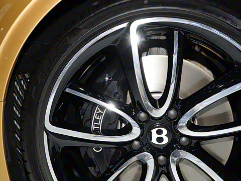 2024�� GT V8 Edition 8