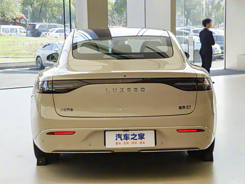 2025�� 855km Max